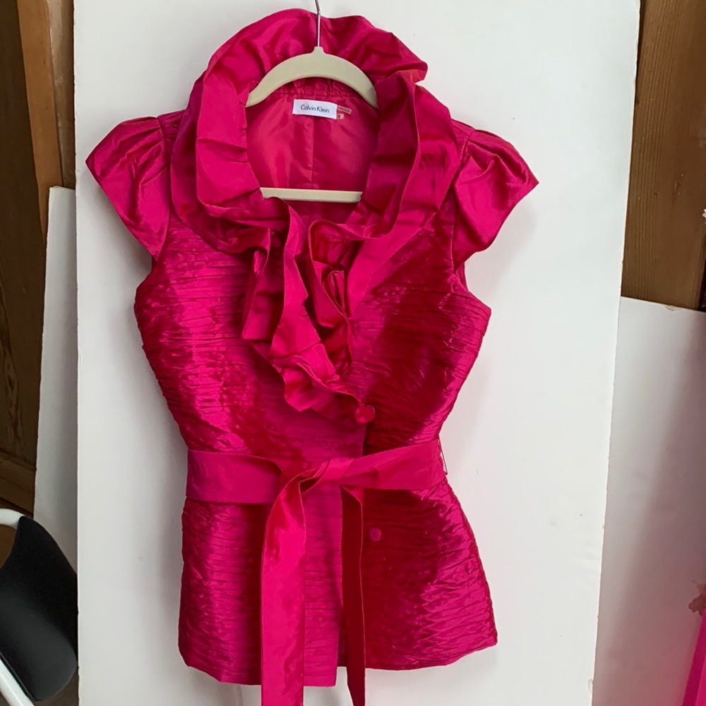 Vintage Calvin Klein Hot 💕 Pink Ruched Silk Ruffle Top Tie Belt Barbie Chic💕